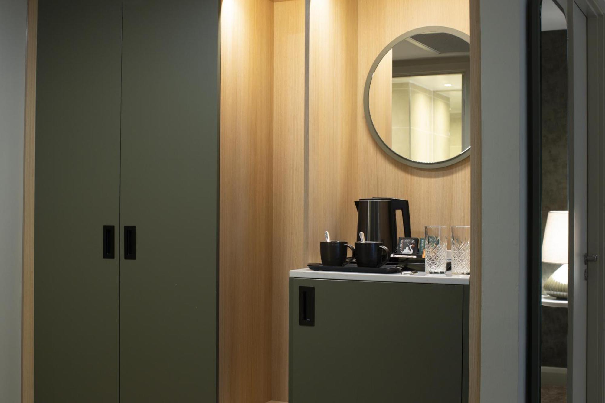 Twin Room Shower