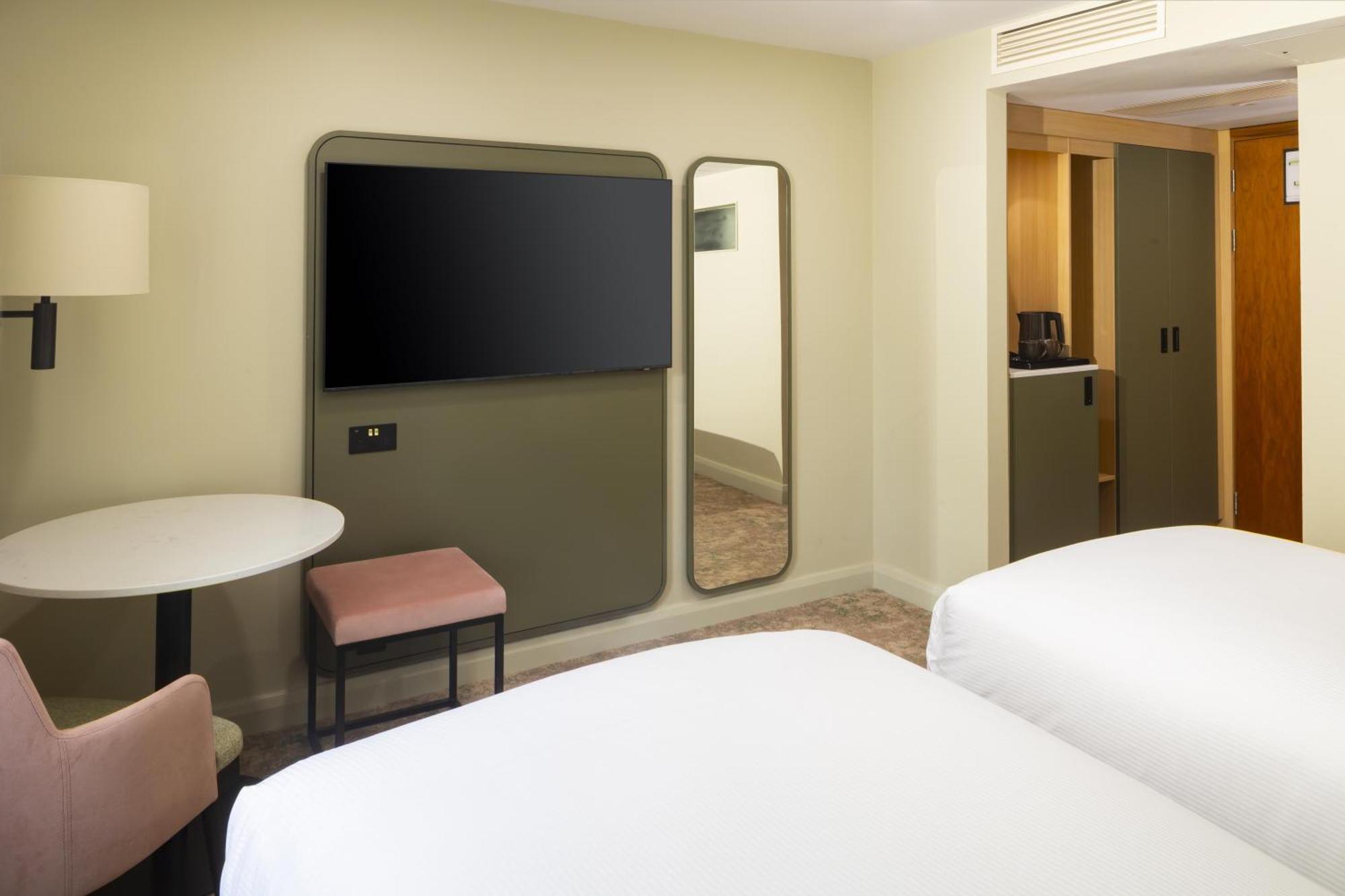 Twin Room Shower