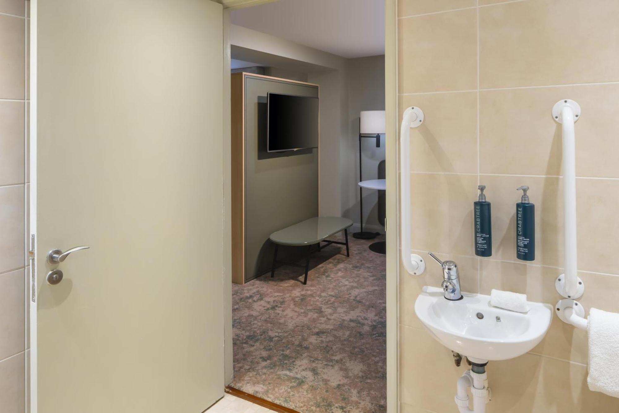 King Room Mobility Access